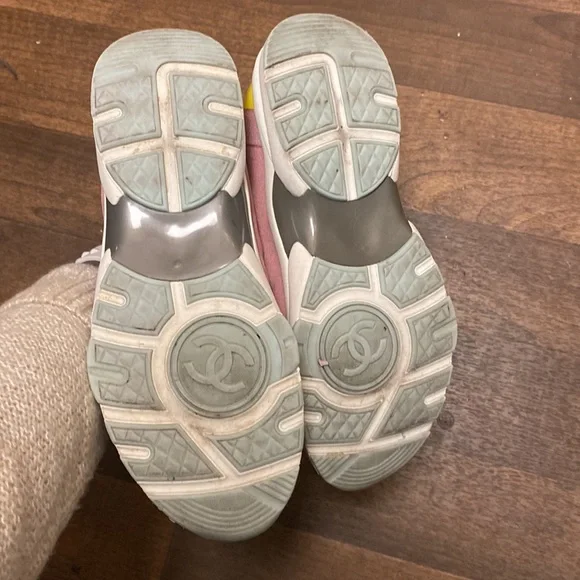 Chanel sneakers! Size 7! GUC! - Picture 4 of 7